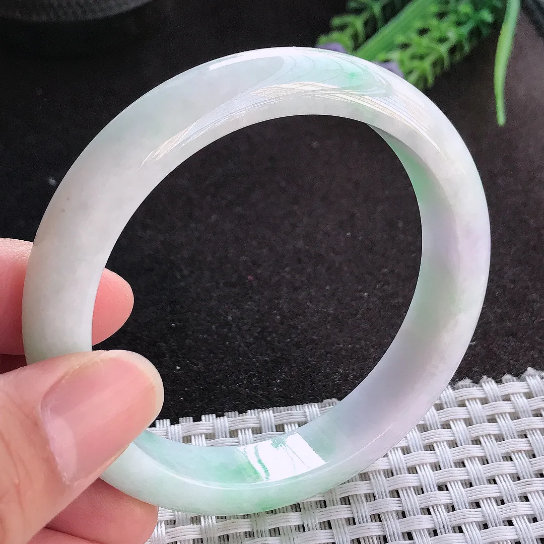 天然A货翡翠58.5/12.5/8.3老坑精美温润飘绿手镯宽边玉镯