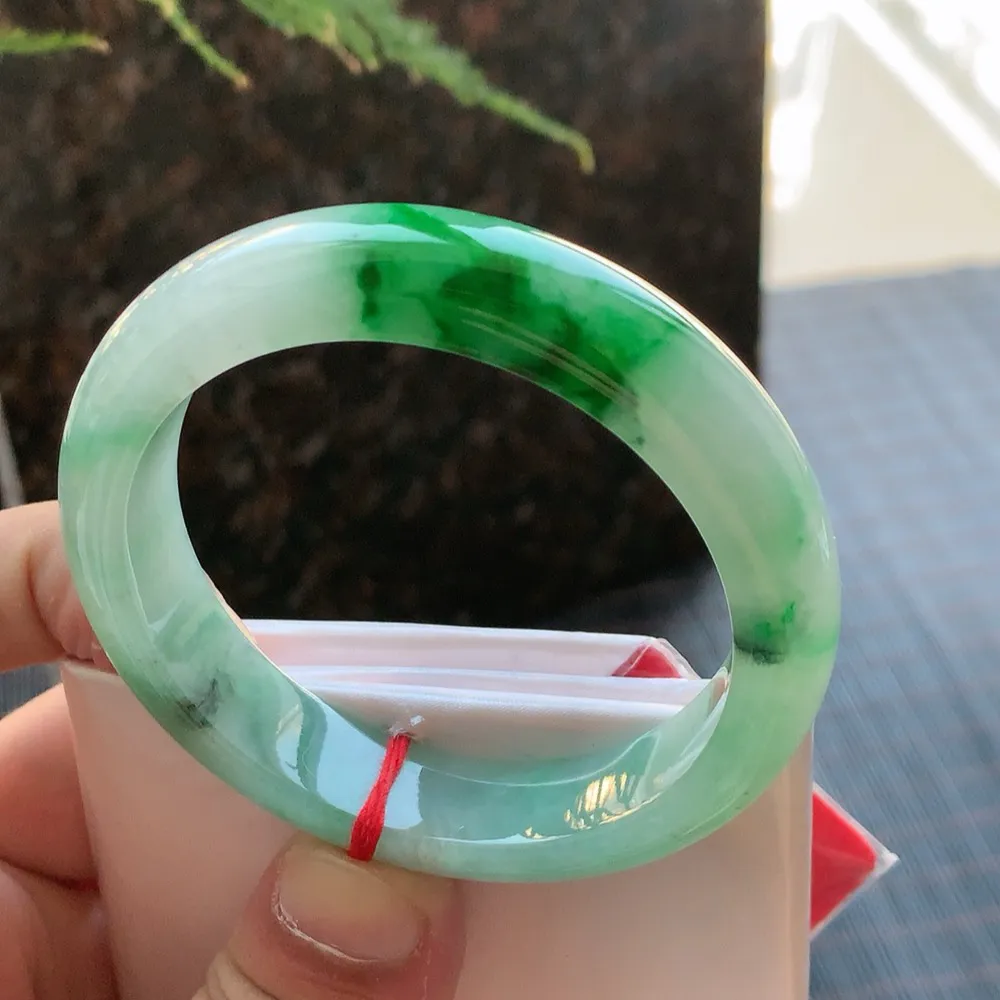 正圈冰糯辣绿 无瑕 尺寸:53.2/12.3/8.1 色辣