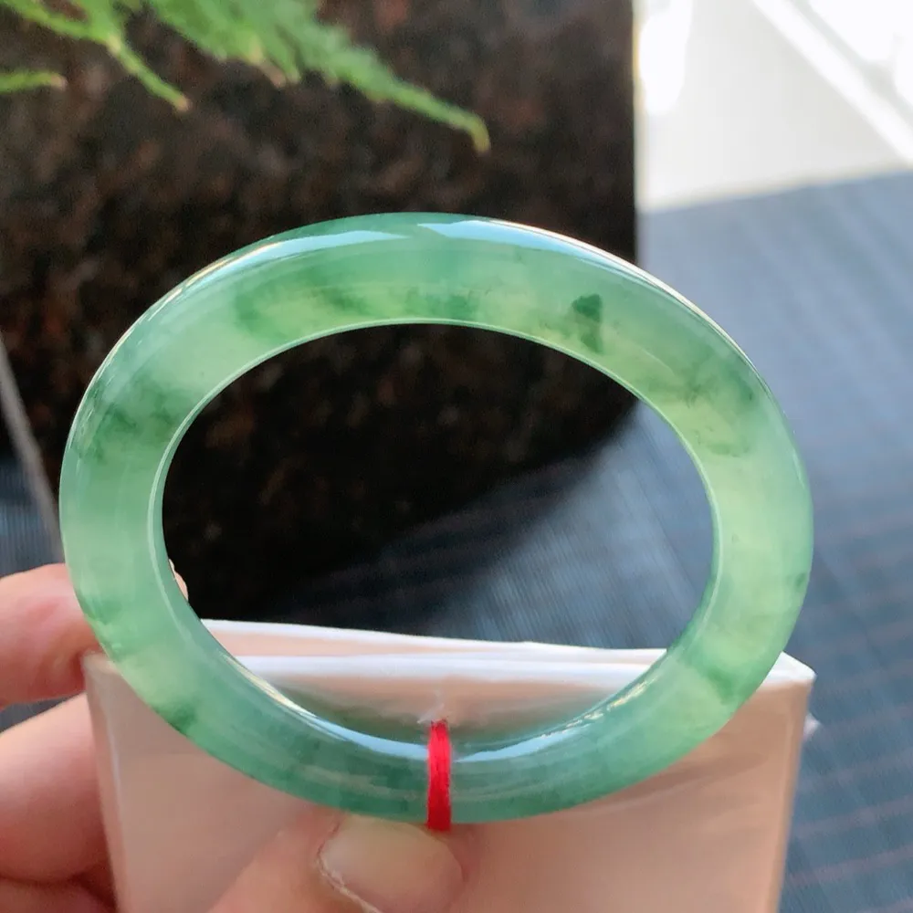 圆条高冰飘花 无瑕 尺寸:51.4/9.7 花美