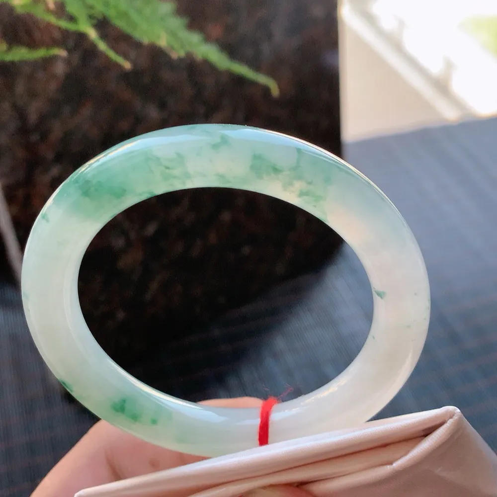 圆条高冰飘花 无瑕 尺寸:54.1/10.2 花美