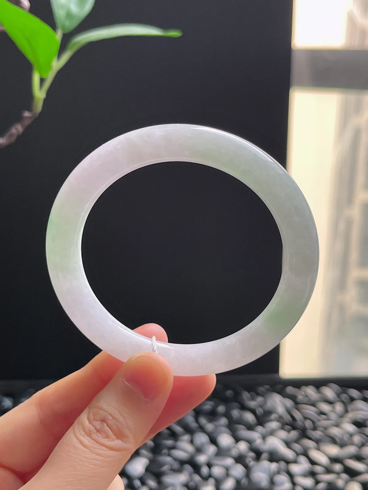 圆镯54.8圈口，翡翠冰糯种春带彩手镯