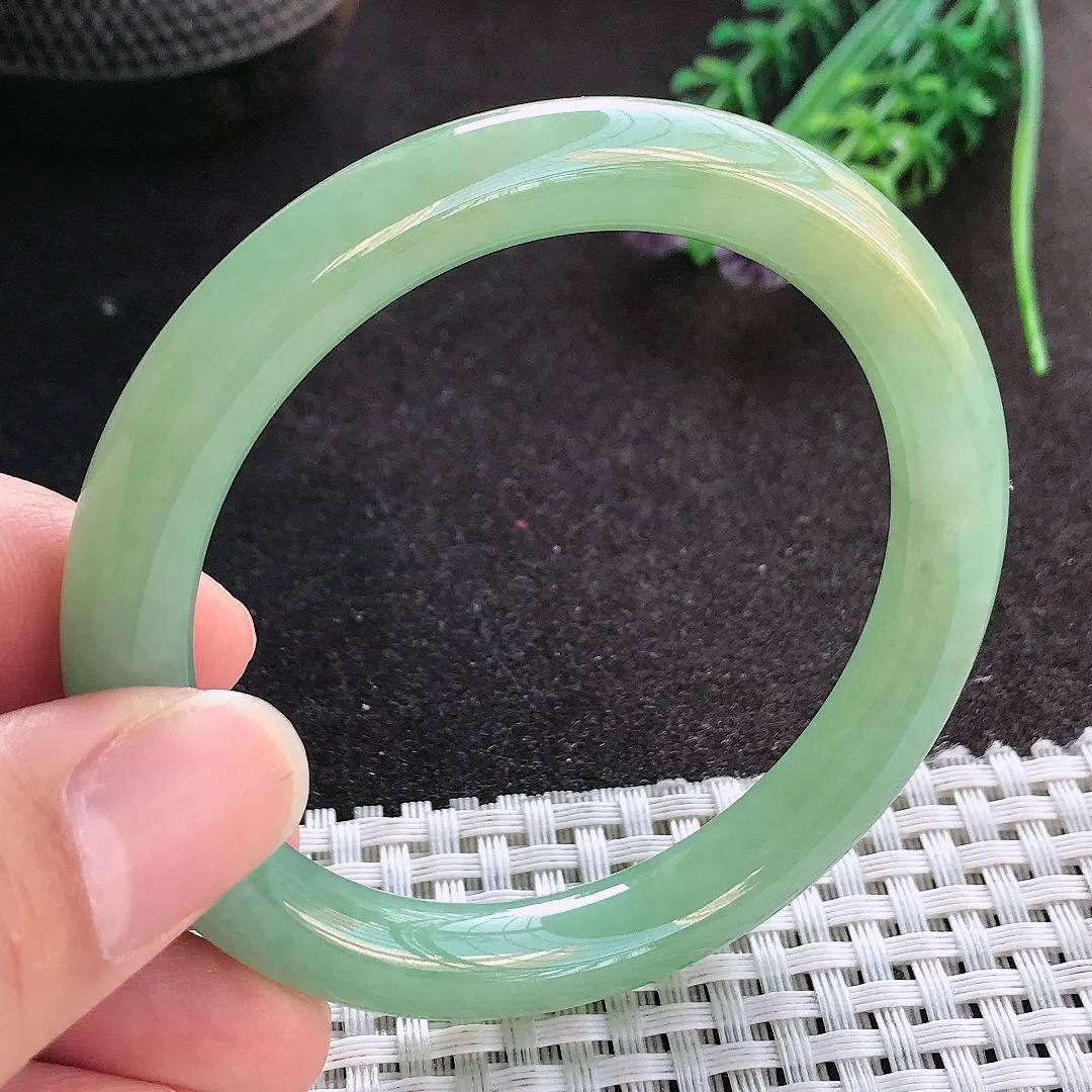 天然A货翡翠54/8.8老坑精美冰润满绿黄加绿圆条手镯玉镯