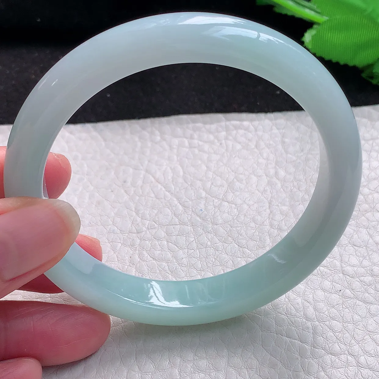 xx自然光59*11*7.8平安镯 缅甸翡翠A货冰胶浅绿宽边玉手镯玉手环