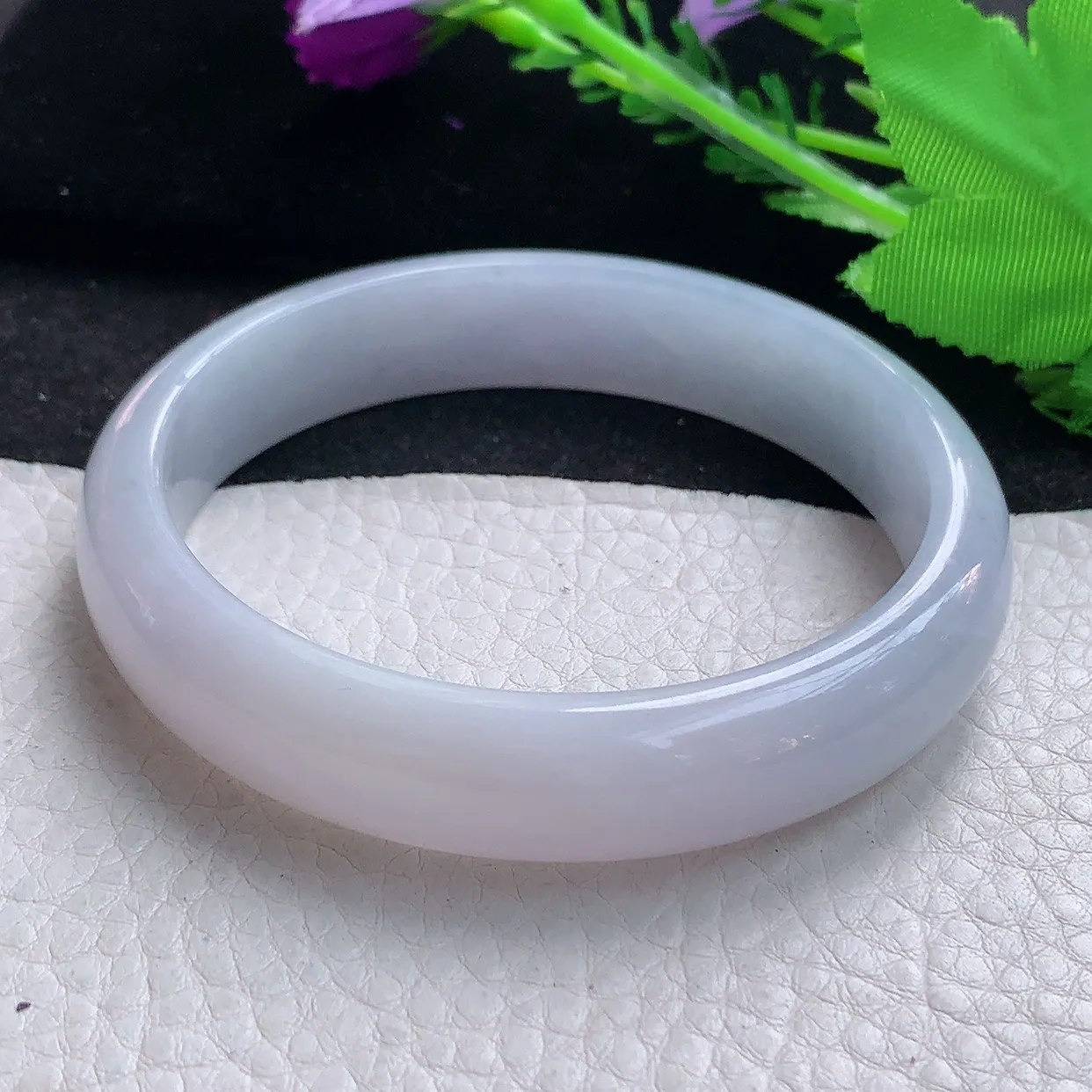 nr大圈口61.5*13.5*7.5平安镯 缅甸翡翠A货淡紫底宽边玉手镯玉手环