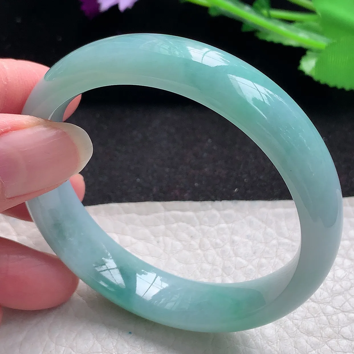 jm自然光53.5*13*7平安镯 缅甸翡翠A货飘蓝花宽边玉手镯玉手环