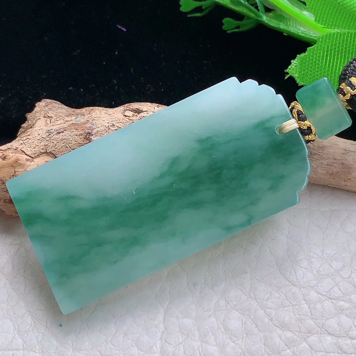 yl实拍51.2*25.8*5.5天然缅甸翡翠飘花无事牌吊坠 平安子岗牌玉坠