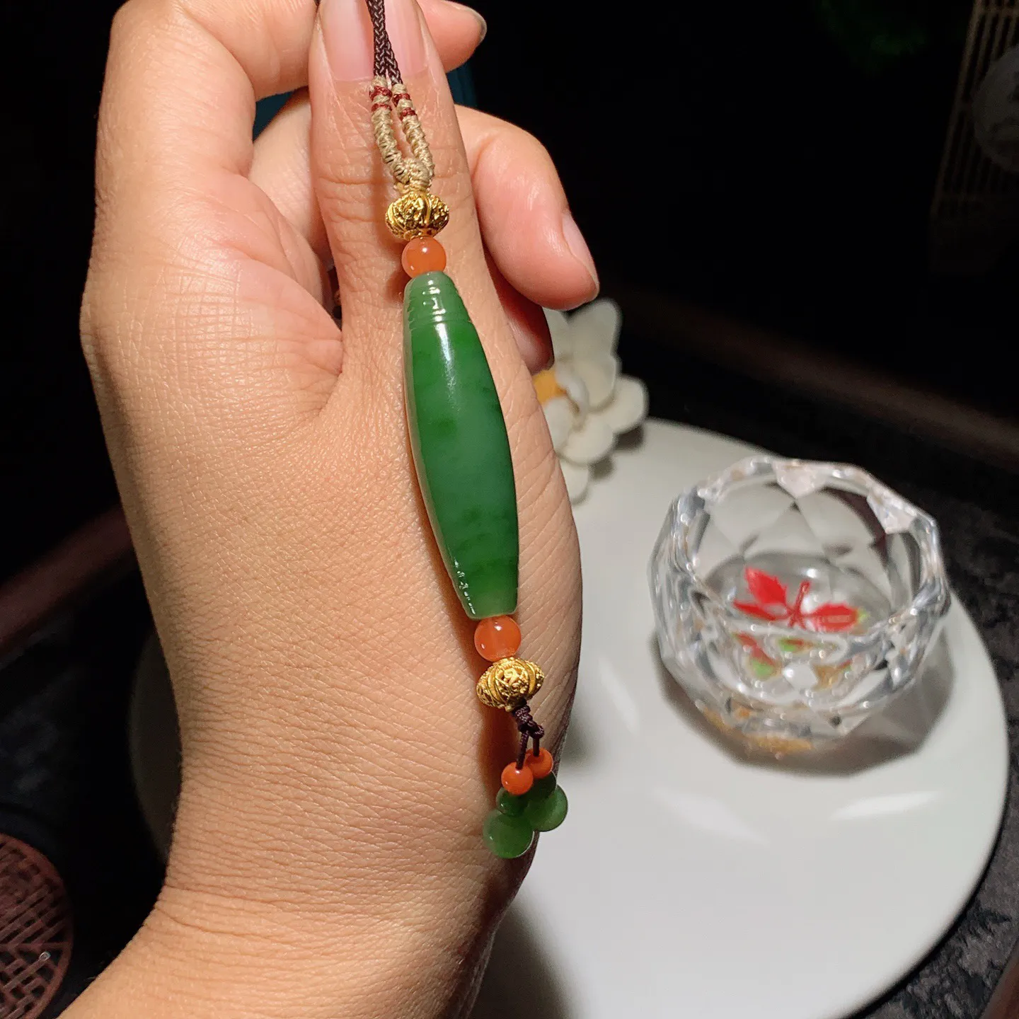 和田玉阳绿俄罗斯碧玉转运珠勒子挂件。尺寸40/11重11克。玉质细腻油润。手推出油。品相大气。lt251218