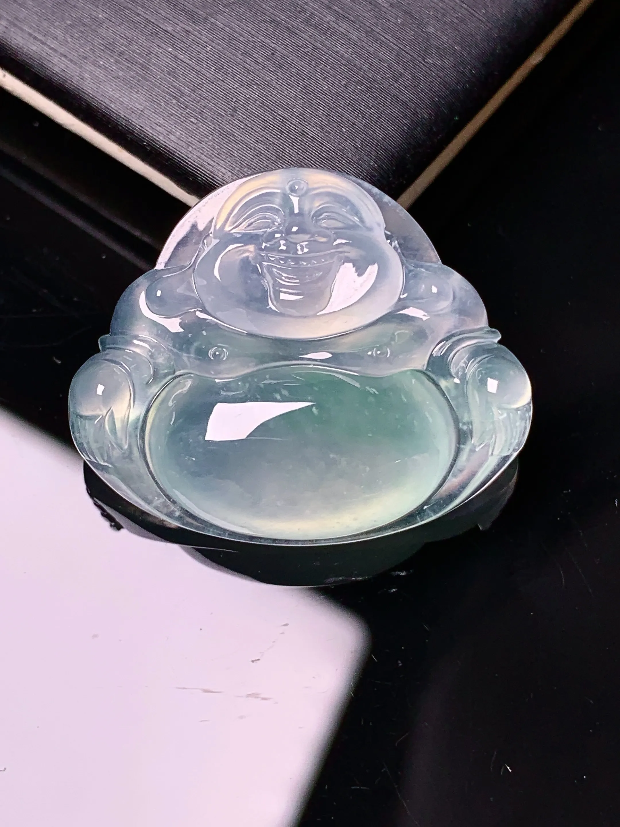 冰种佛公吊坠 玉质细腻 色泽清新艳丽 整体尺寸22*26.8*6.3