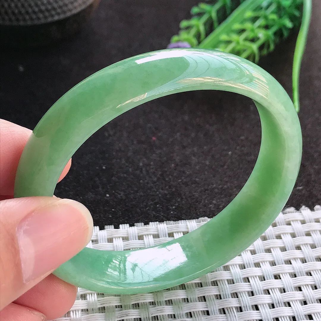 天然A货翡翠55/49/14/6.6老坑精美温润满绿贵妃手镯宽边玉镯