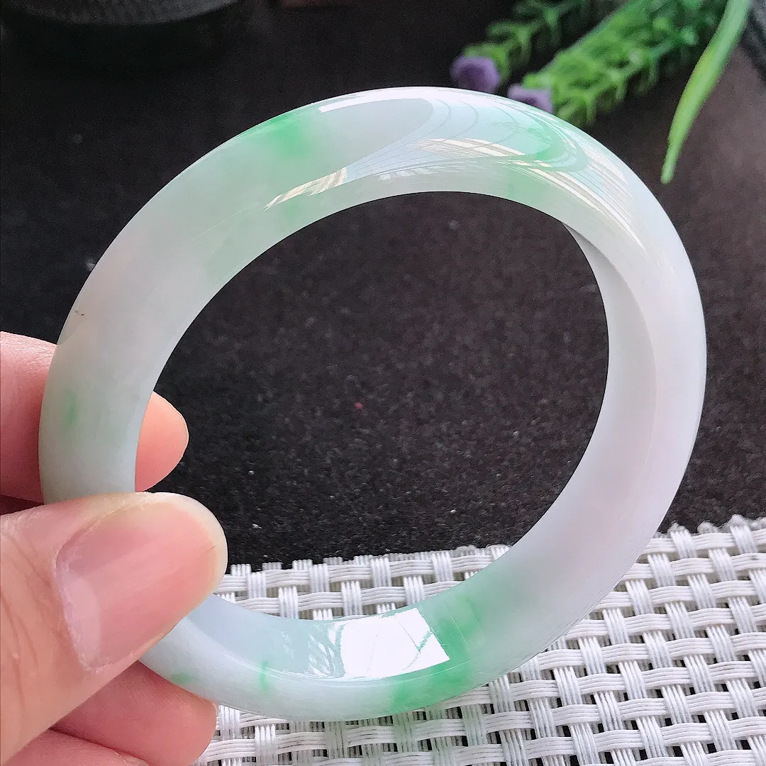 天然A货翡翠58/13/8.8老坑精美冰润飘阳绿手镯宽边玉镯