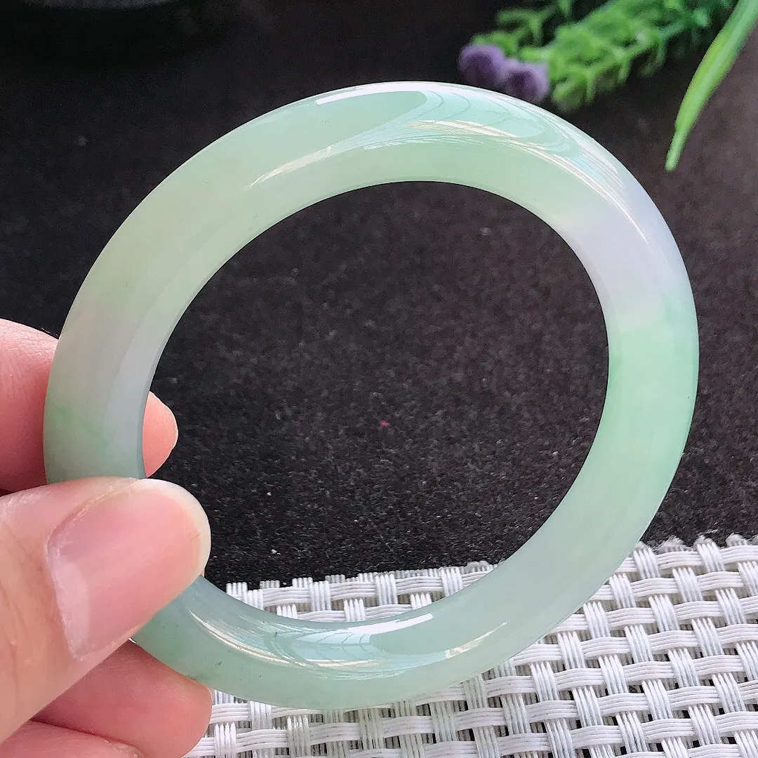 天然A货翡翠53.8/9.6老坑冰胶果冻冰晴绿圆条手镯玉镯