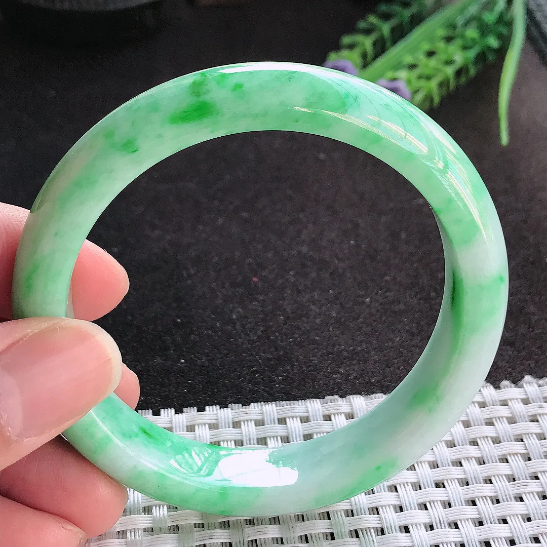 天然A货翡翠58/12.8/8.3老坑精美温润飘阳绿手镯宽边玉镯