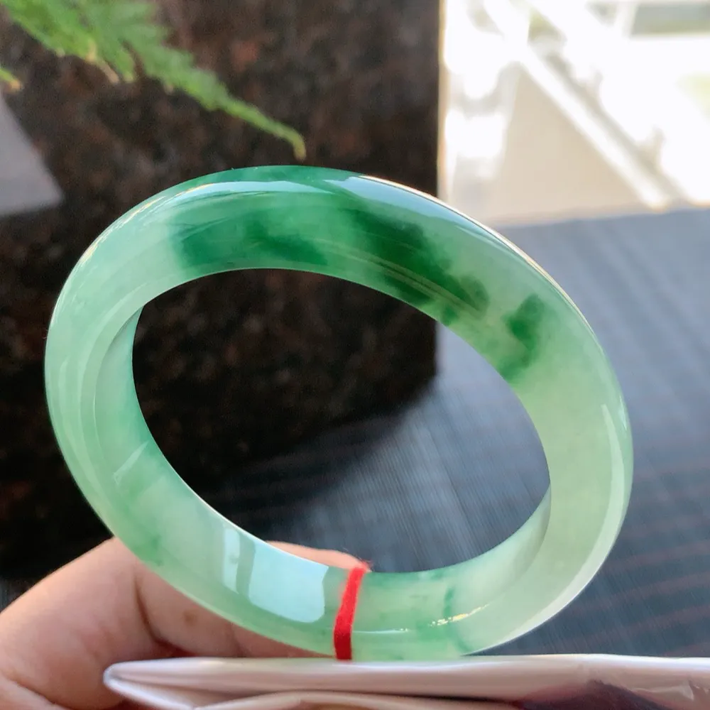 正圈高冰飘花 无瑕 尺寸:57.1/12.2/8.8 花美 种水好