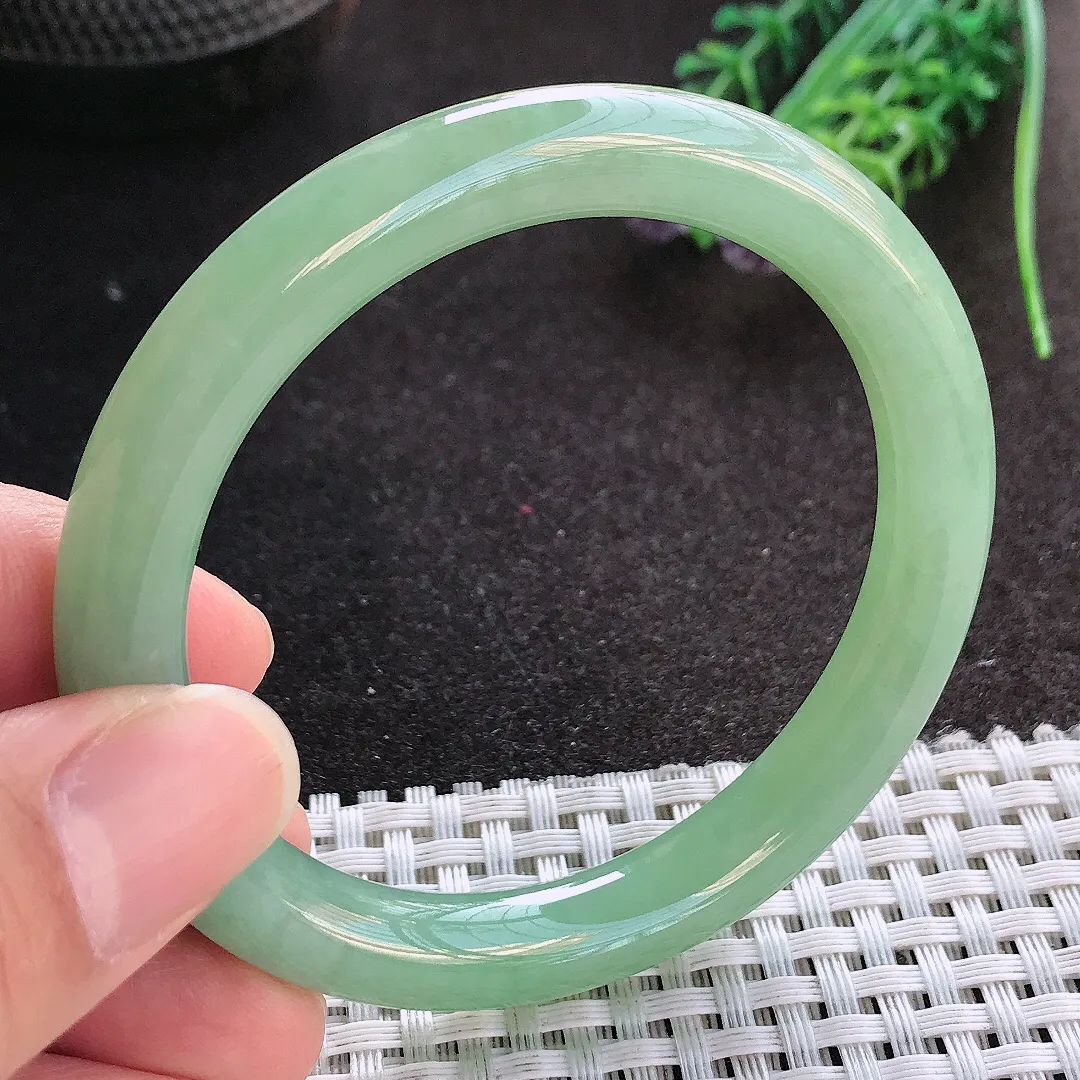 天然A货翡翠54/8.8老坑精美冰润满绿黄加绿圆条手镯玉镯