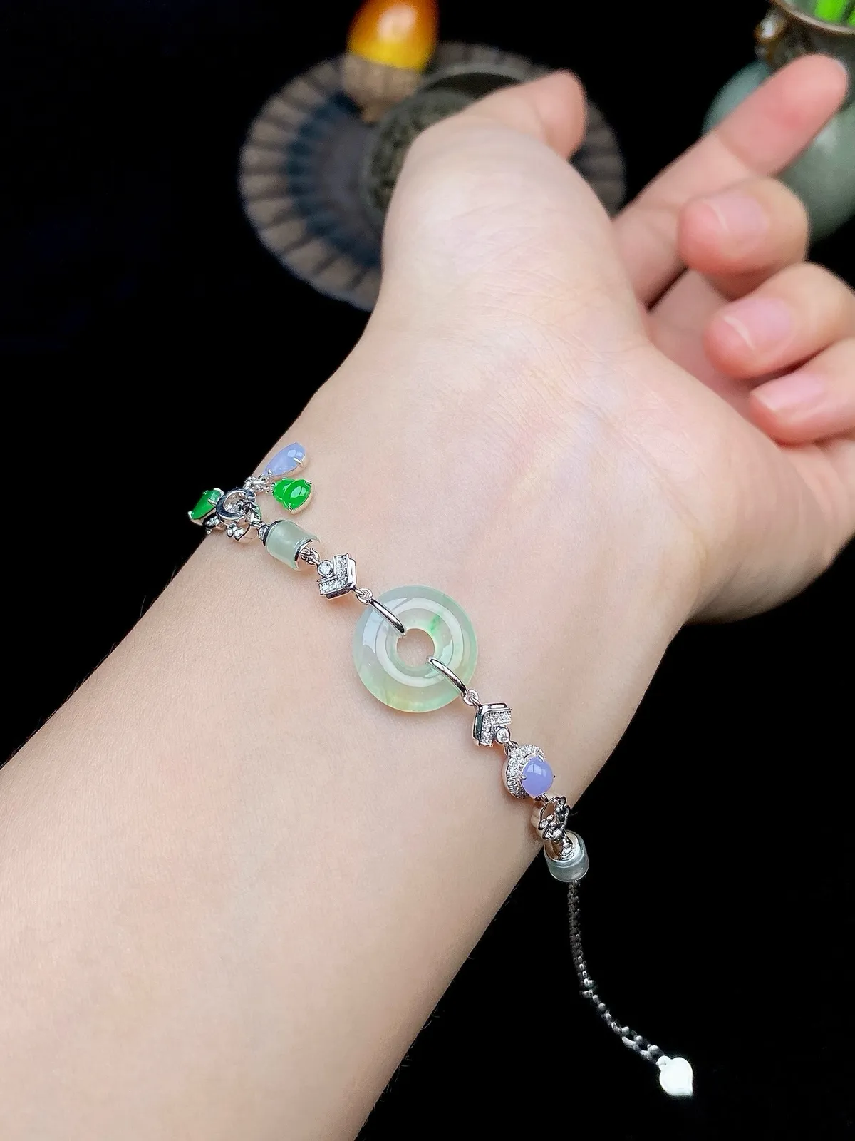 【冰种平安扣镶嵌手链】颗颗冰透，饱满圆润，光泽闪耀，流行款，18K金钻镶嵌，裸石尺寸13.1*2.6毫米，总长185