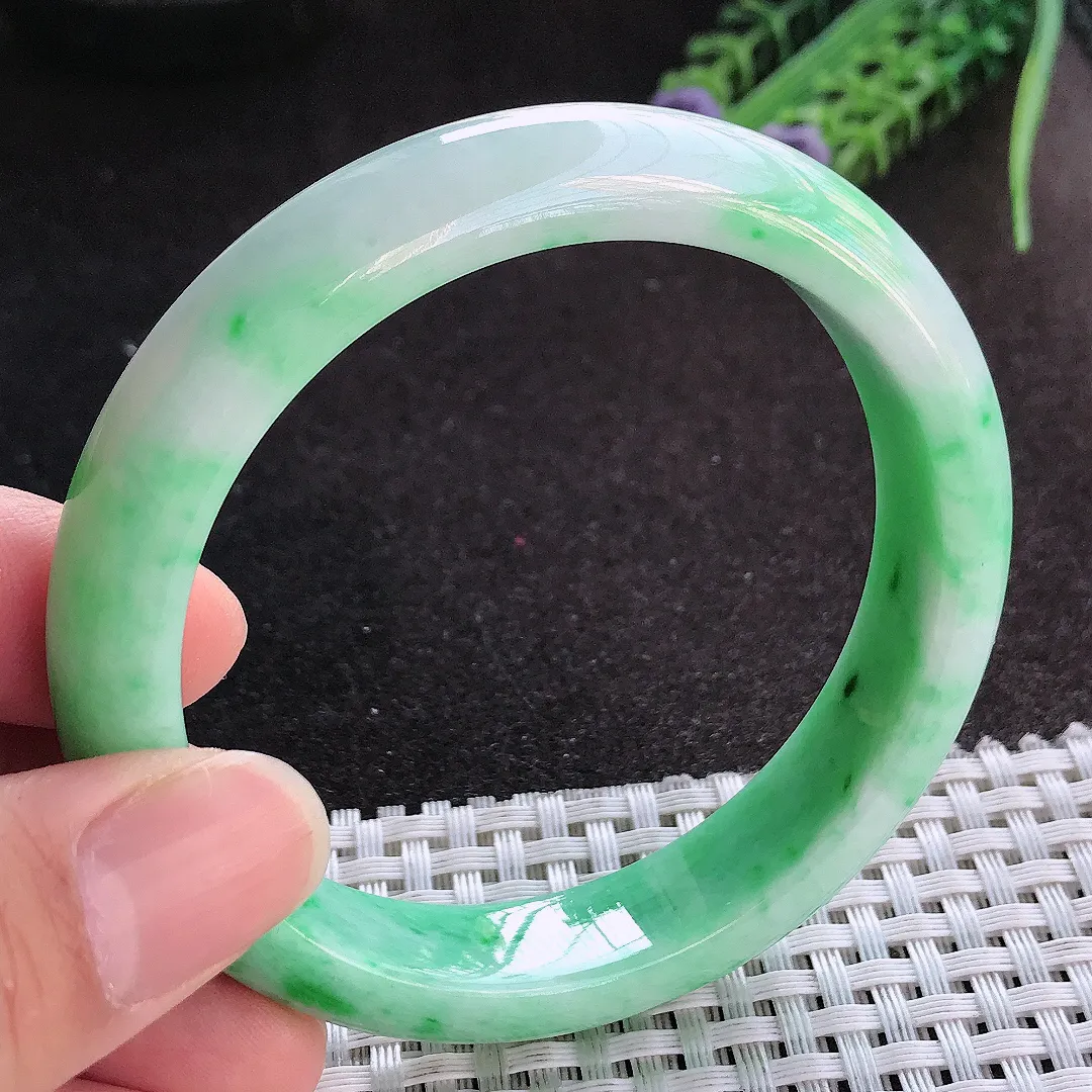 天然A货翡翠58/12.8/8.3老坑精美温润飘阳绿手镯宽边玉镯