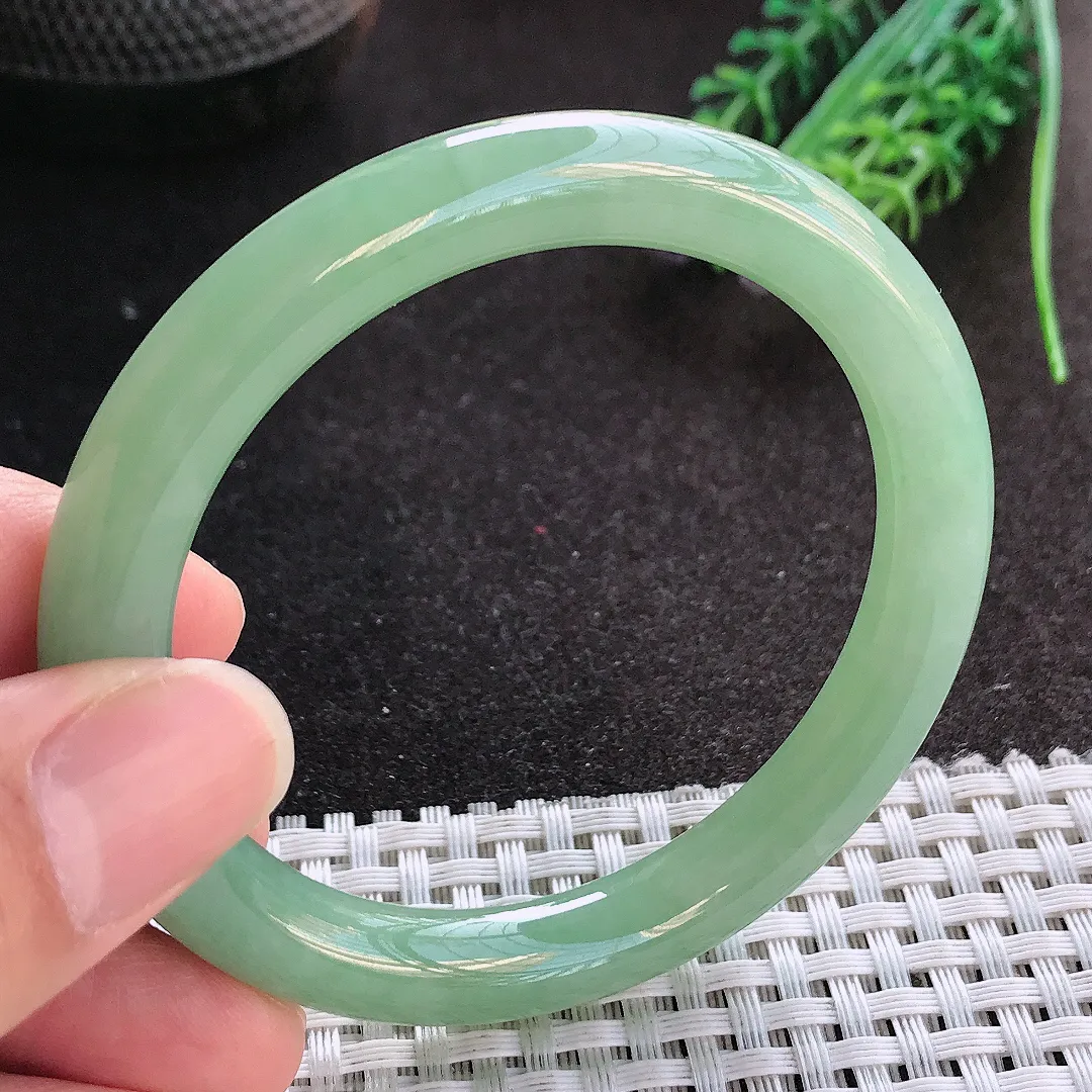 天然A货翡翠54/8.8老坑精美冰润满绿黄加绿圆条手镯玉镯