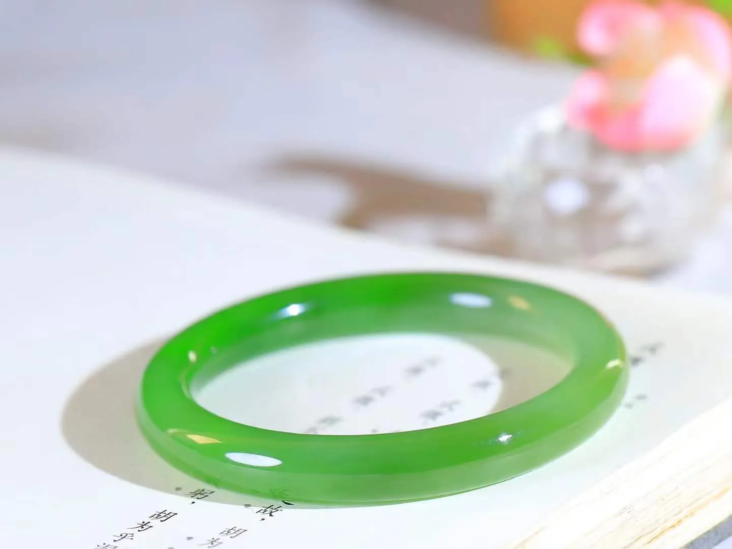 【碧波流转·手镯】

收藏级臻品️和田玉碧玉手镯，玉质细腻温润，手感舒适，️线条流畅，简约大