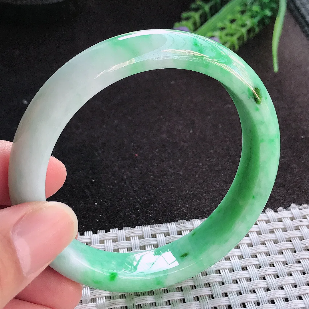 天然A货翡翠58/12.8/8.3老坑精美温润飘阳绿手镯宽边玉镯