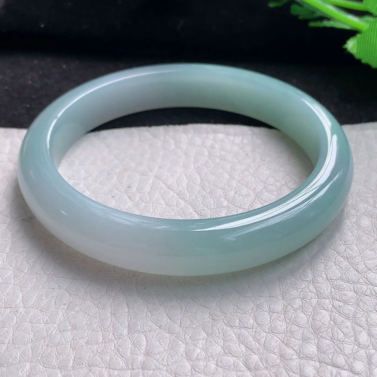 xx自然光59*11*7.8平安镯 缅甸翡翠A货冰胶浅绿宽边玉手镯玉手环