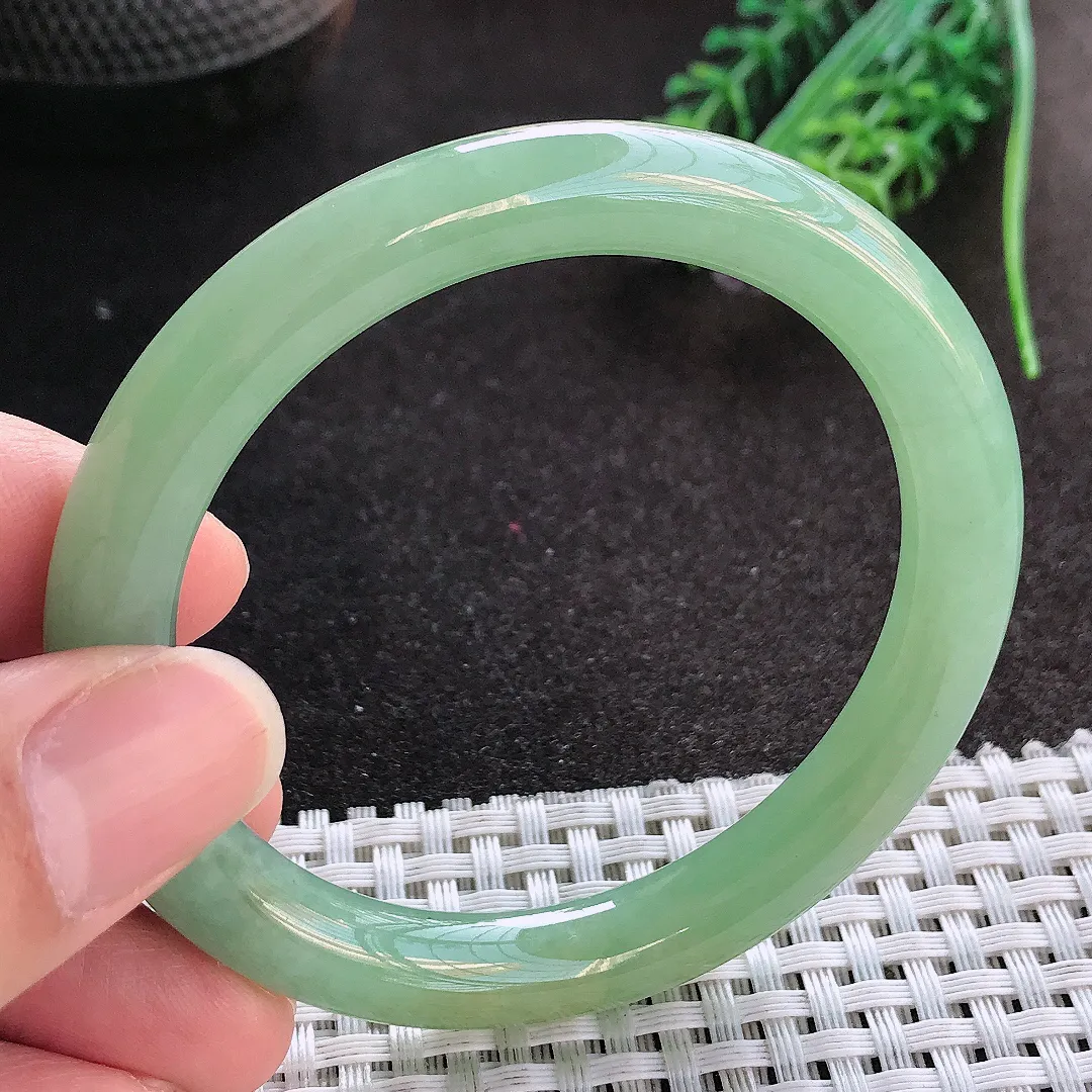 天然A货翡翠54/8.8老坑精美冰润满绿黄加绿圆条手镯玉镯