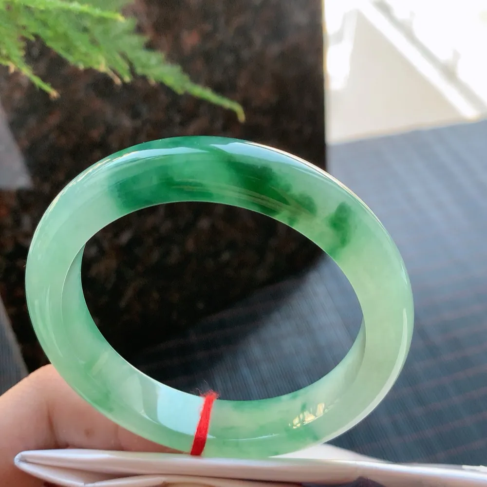 正圈高冰飘花 无瑕 尺寸:57.1/12.2/8.8 花美 种水好