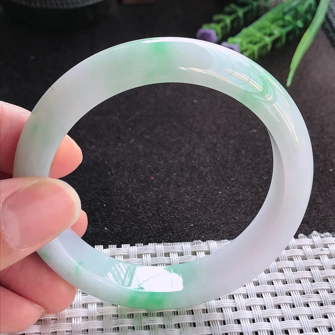 天然A货翡翠58/13/8.8老坑精美冰润飘阳绿手镯宽边玉镯