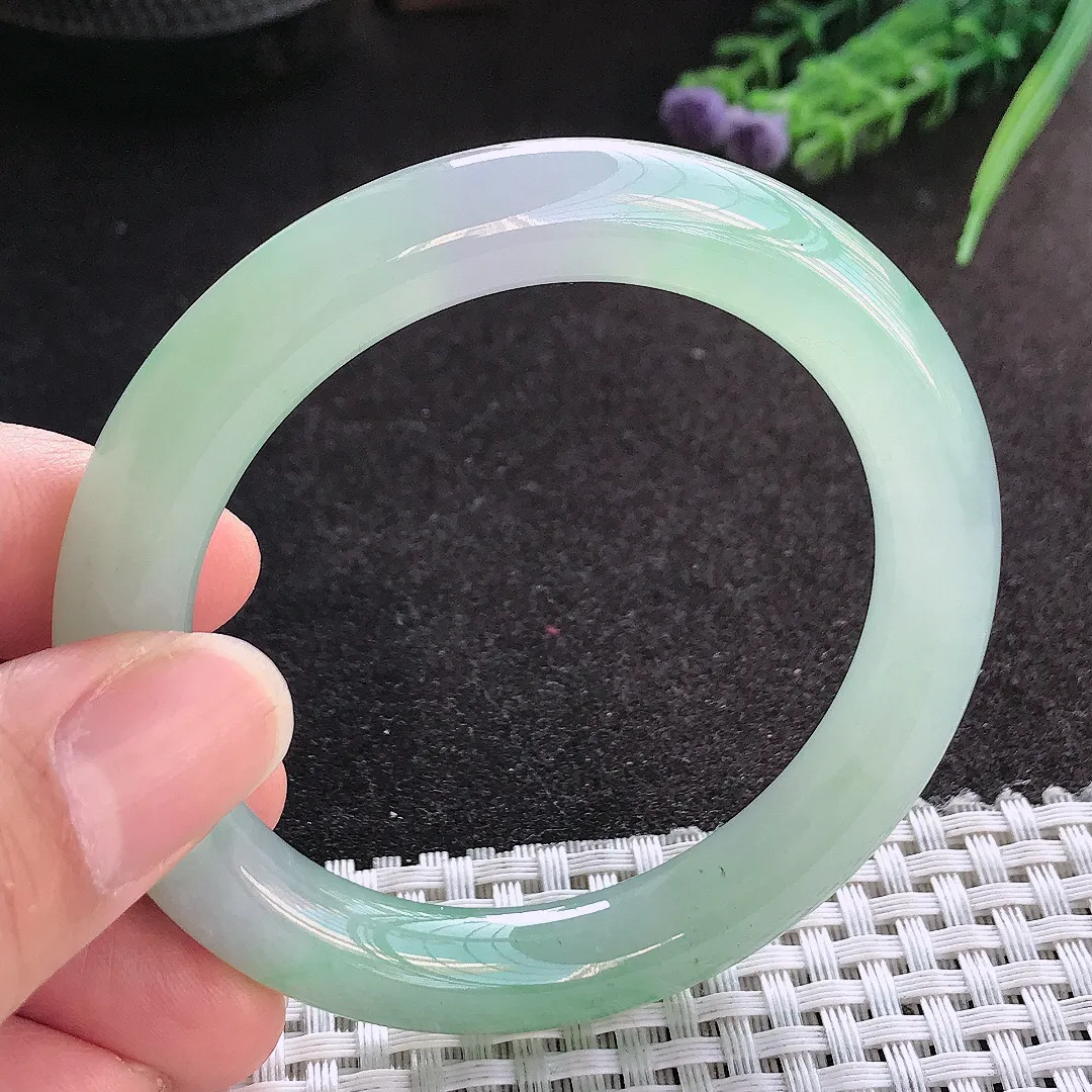 天然A货翡翠53.8/9.6老坑冰胶果冻冰晴绿圆条手镯玉镯