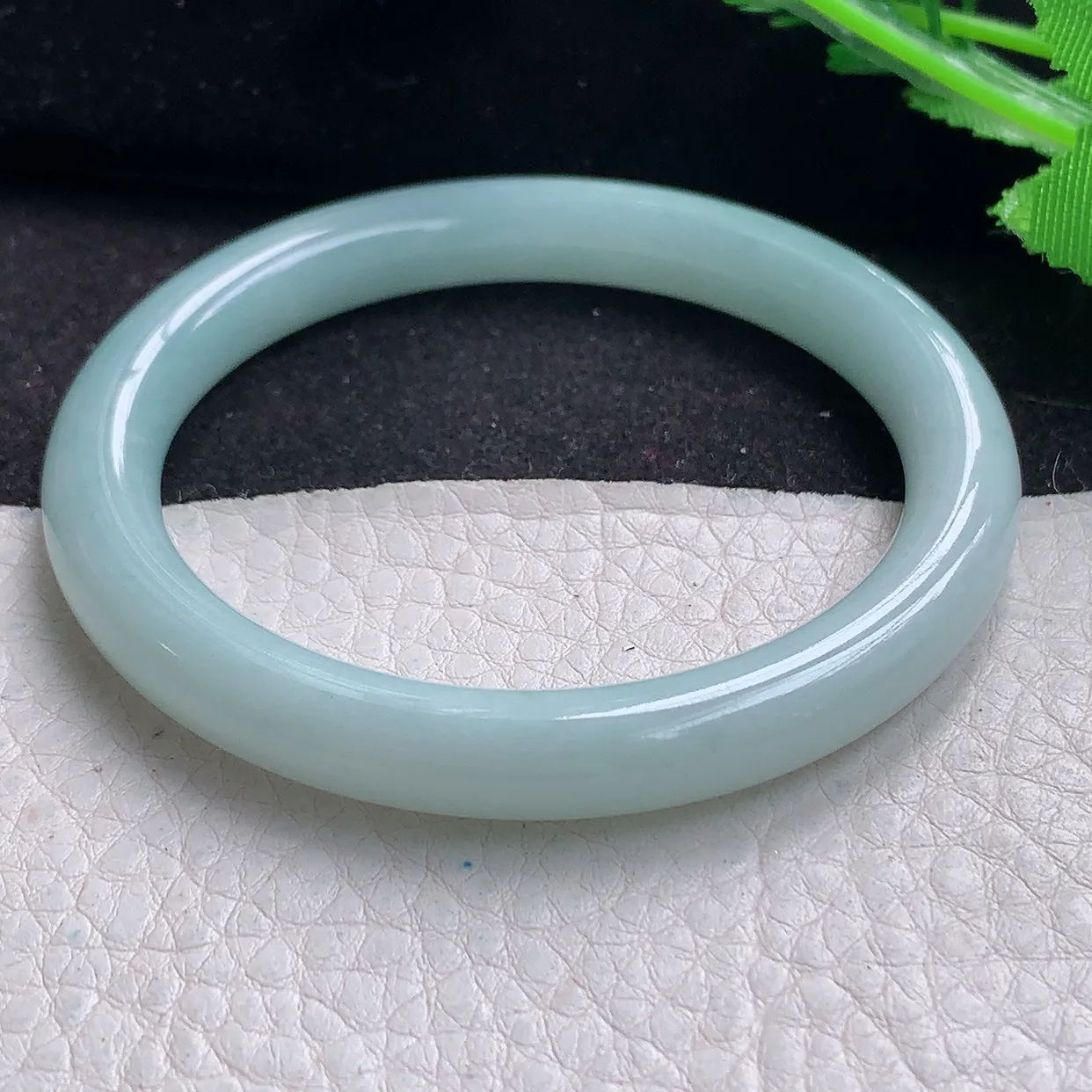 xx自然光53*8美人镯 缅甸翡翠A货浅绿清新圆条玉手镯玉手环 叮当镯