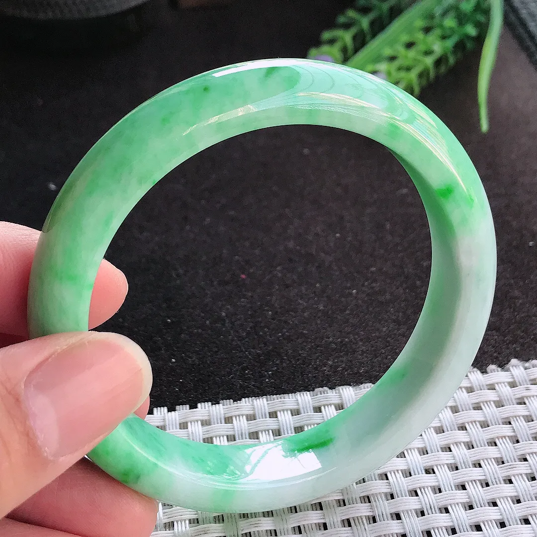 天然A货翡翠58/12.8/8.3老坑精美温润飘阳绿手镯宽边玉镯