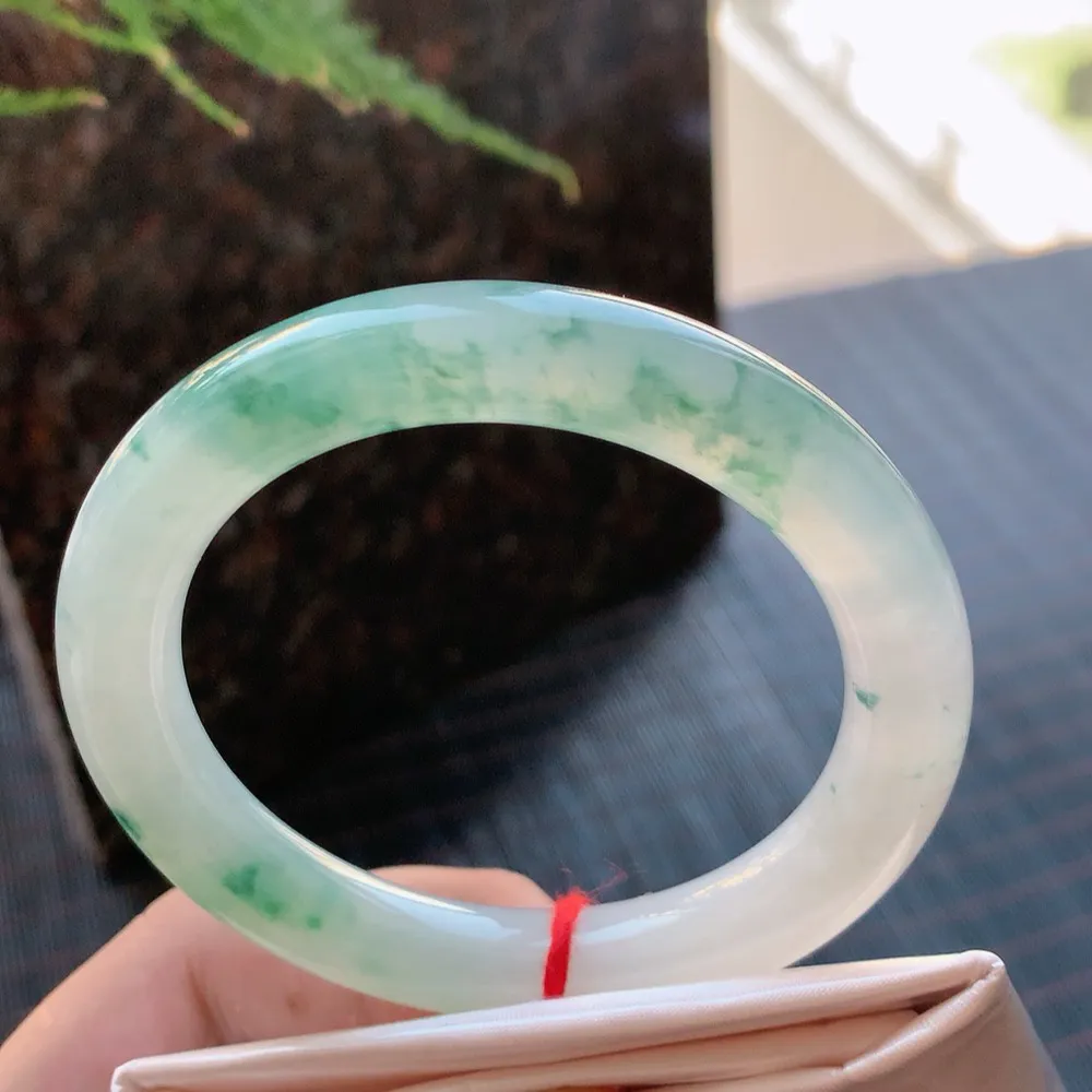 圆条高冰飘花 无瑕 尺寸:54.1/10.2 花美