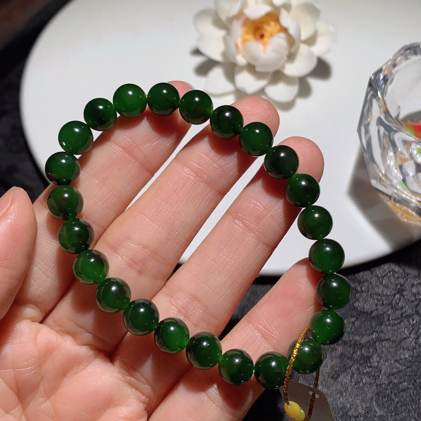 和田玉红皮料俄罗斯碧玉手串。单颗尺寸8！玉质细腻油润。手推出油。品相大气。lt251218