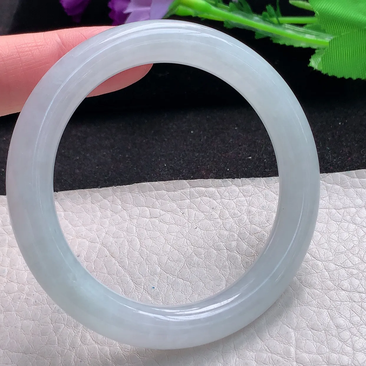 js自然光56*10.2*9.8美人镯 缅甸翡翠A货冰纯圆条玉手镯玉手环