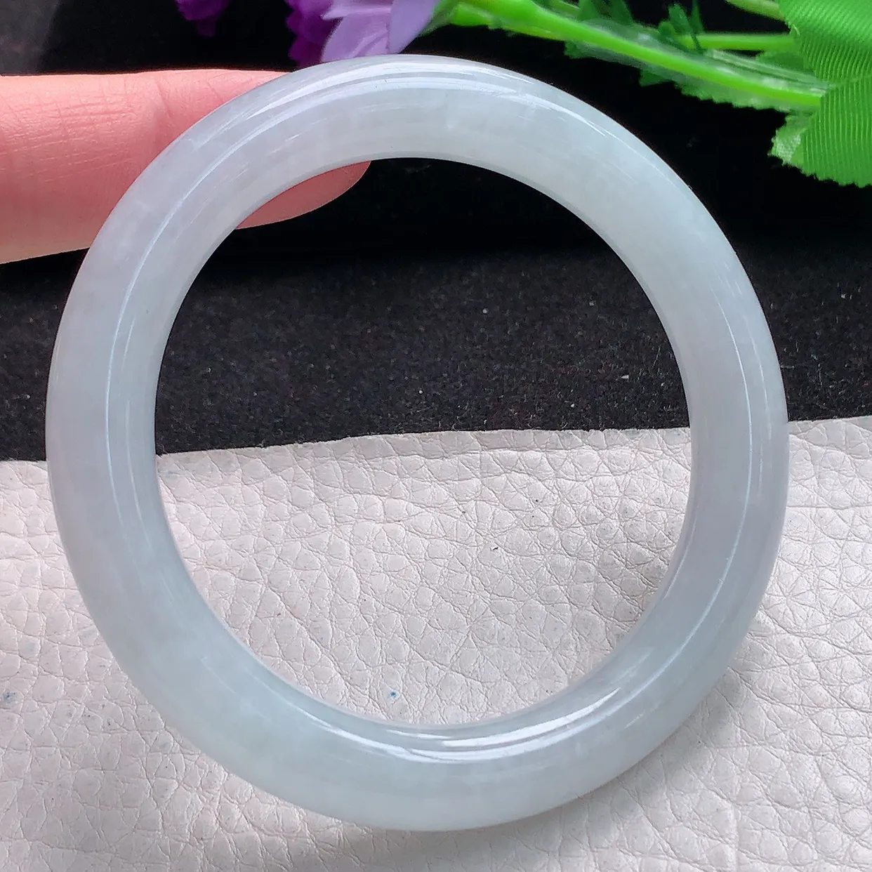 js自然光56*10.2*9.8美人镯 缅甸翡翠A货冰纯圆条玉手镯玉手环