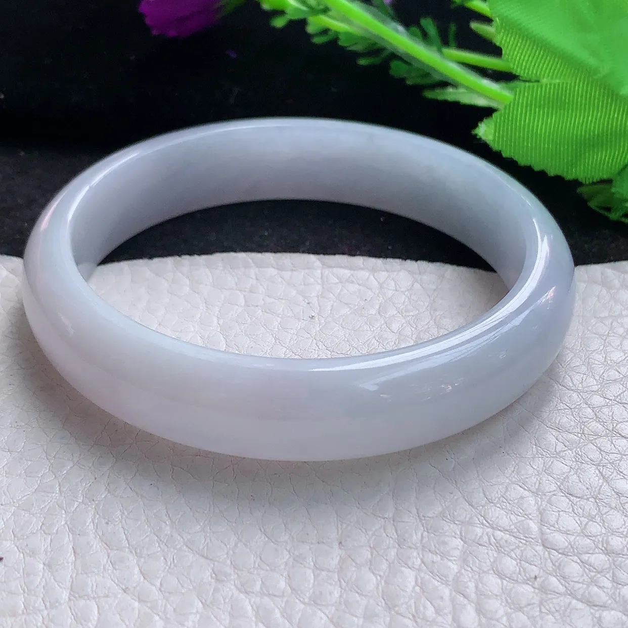 nr大圈口61.5*13.5*7.5平安镯 缅甸翡翠A货淡紫底宽边玉手镯玉手环