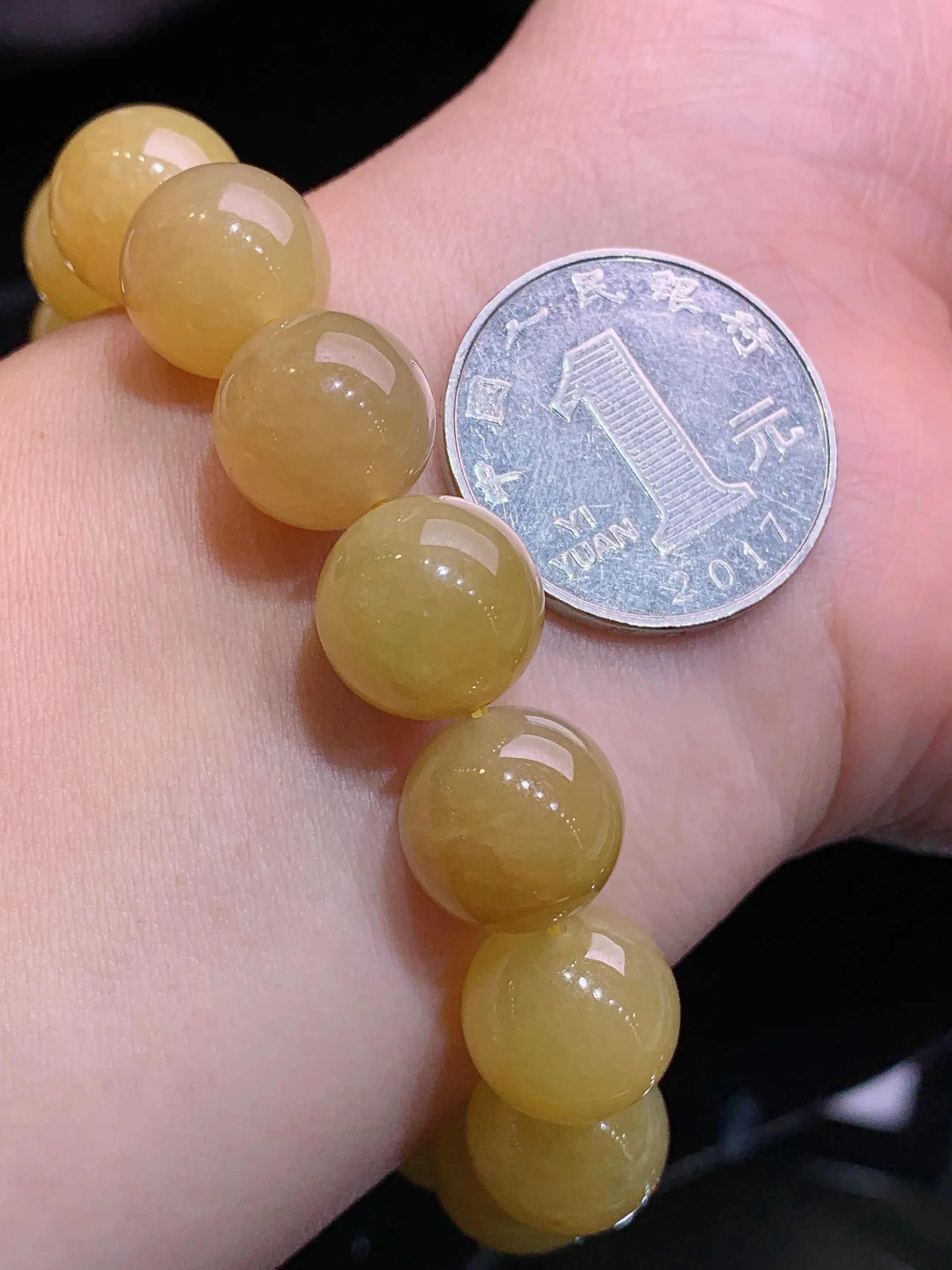 黄翡圆珠手链 玉质细腻 色泽清新艳丽 整体尺寸12.6