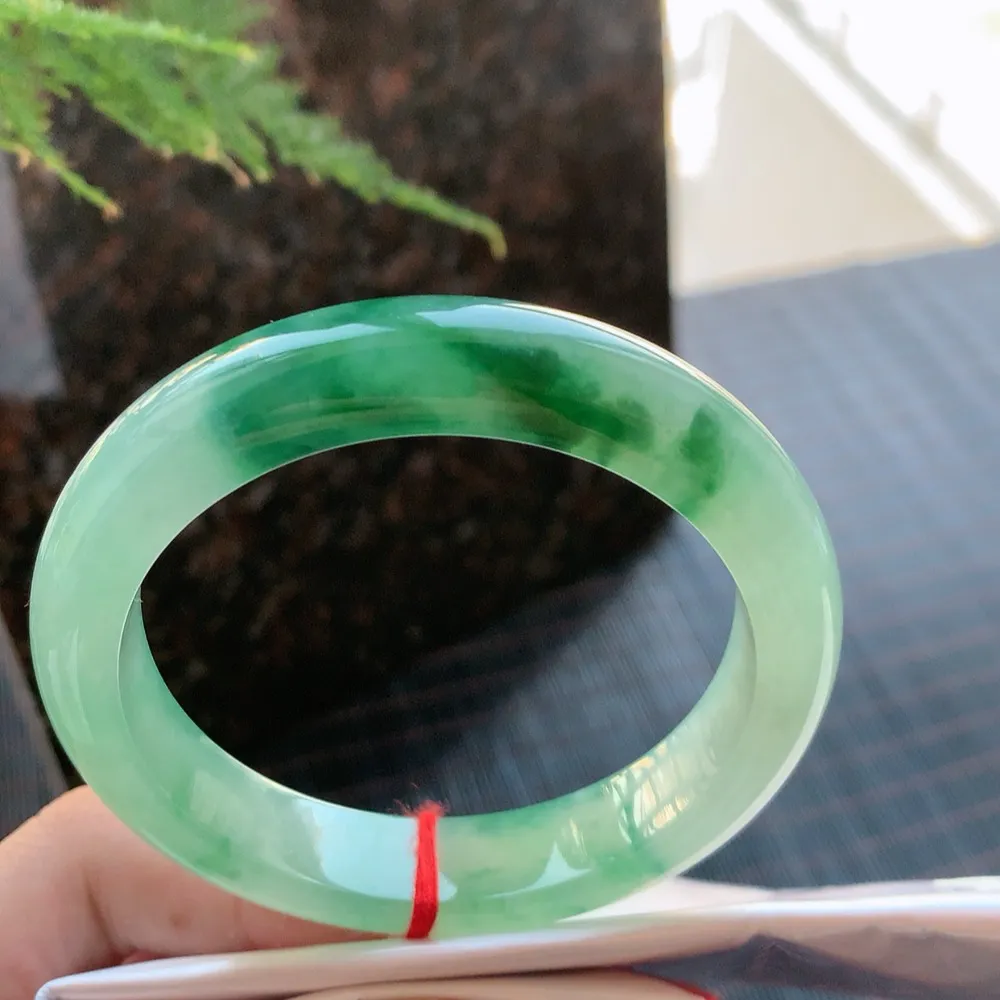 正圈高冰飘花 无瑕 尺寸:57.1/12.2/8.8 花美 种水好