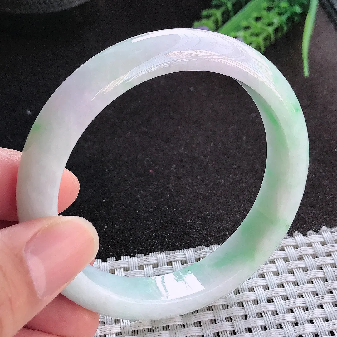 天然A货翡翠58.5/12.5/8.3老坑精美温润飘绿手镯宽边玉镯