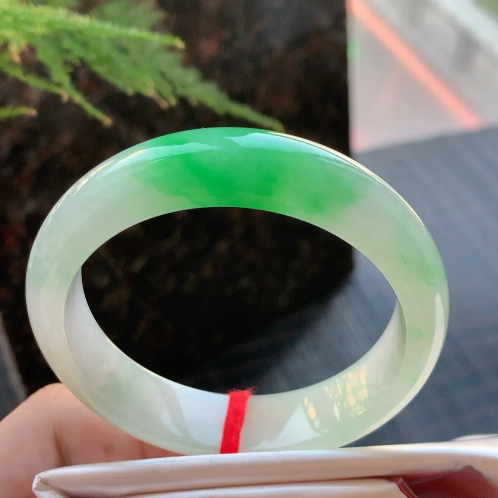 正圈冰阳绿 无瑕 尺寸:54.7/14.1/7.7 种色兼备