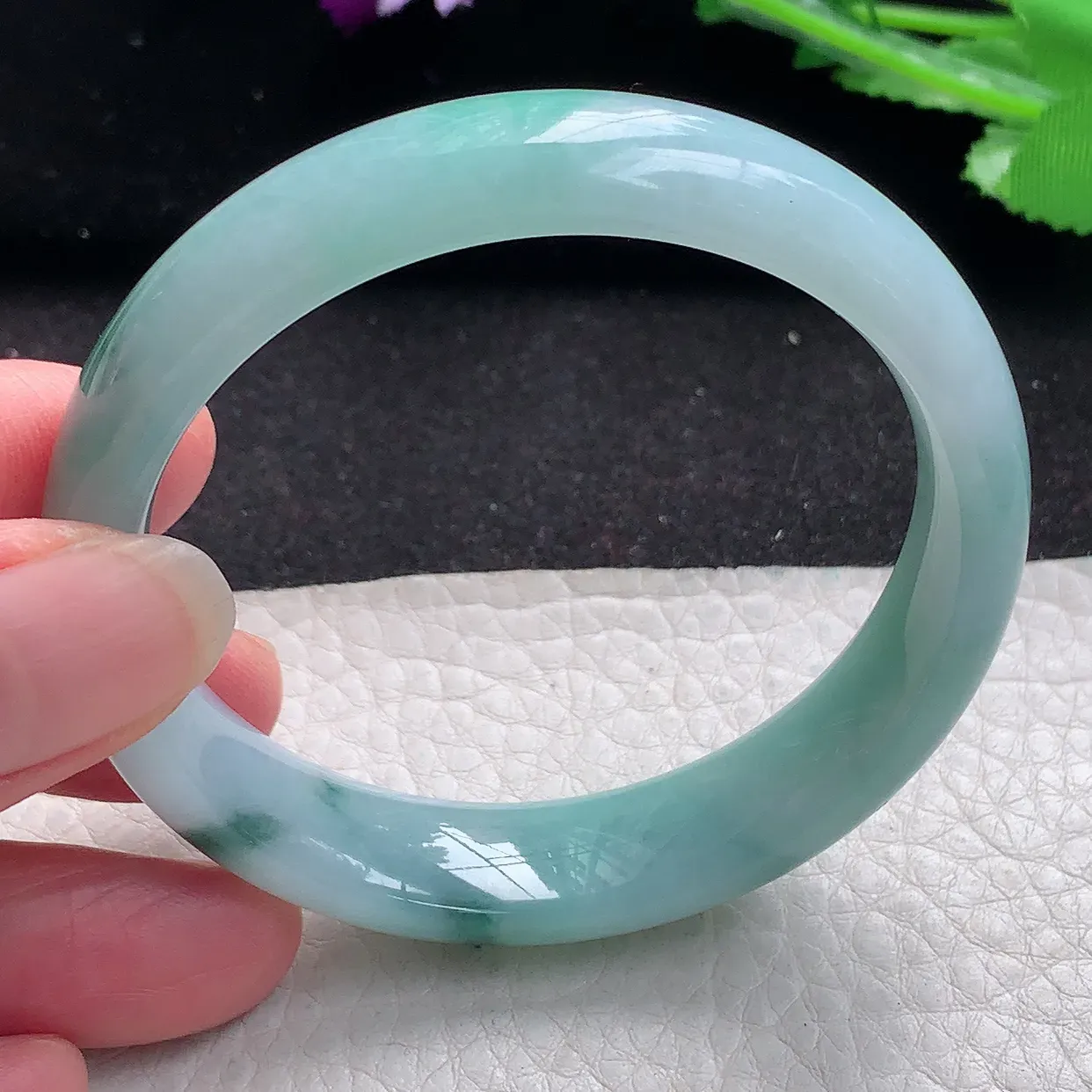 jm自然光53.5*13*7平安镯 缅甸翡翠A货飘蓝花宽边玉手镯玉手环