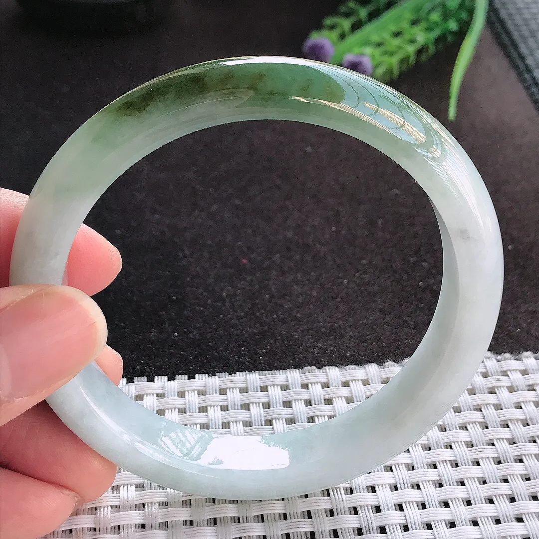 天然A货翡翠61.5/11.8/8.5老坑精美冰润特色半山半水油绿手镯大圈口宽边玉镯