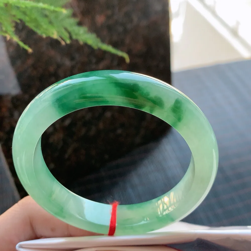 正圈高冰飘花 无瑕 尺寸:57.1/12.2/8.8 花美 种水好