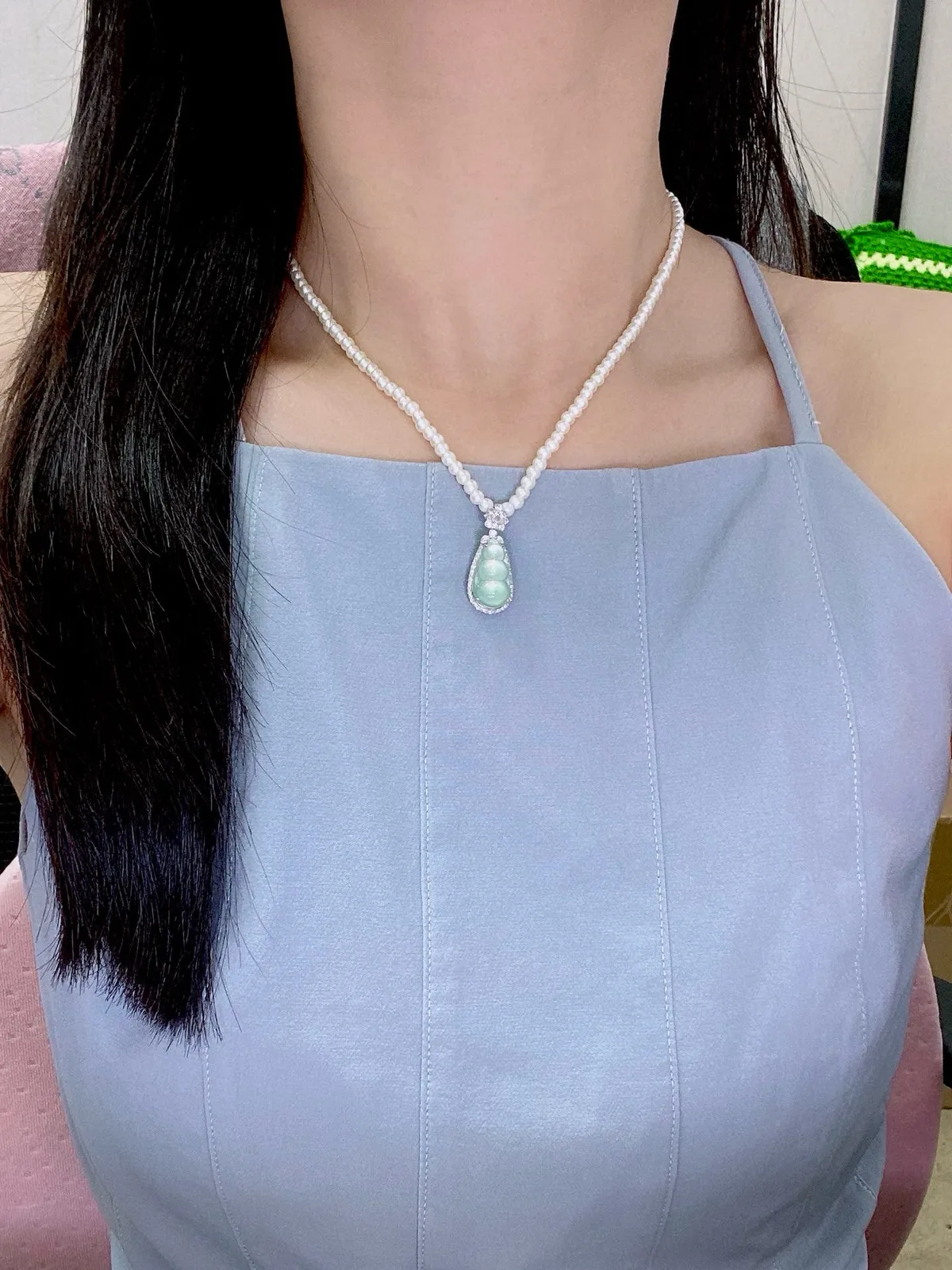 【冰种福豆吊坠】小精品滴流，种地上乘，冰感十足，通透起光，饱满圆润，18k金钻镶嵌，裸石尺寸18.1*12.7*3.6毫米