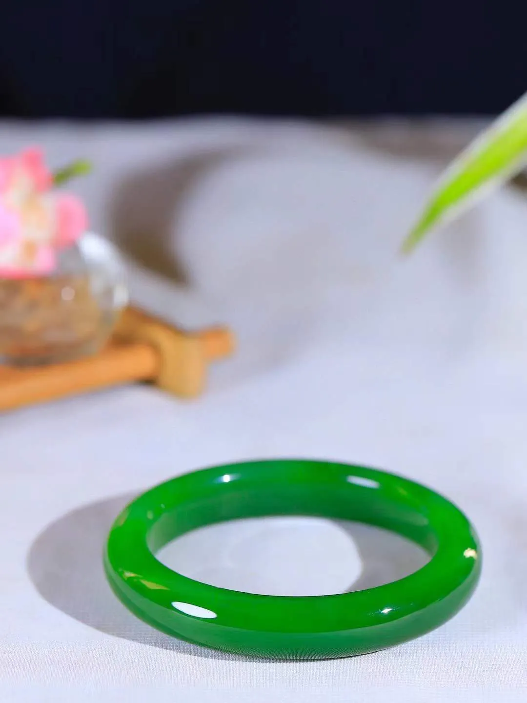 【温润如心.镯】

典藏级️和田玉碧玉手镯，精选上等碧玉料，色泽清透，质地细腻。佩戴它，感受千年玉