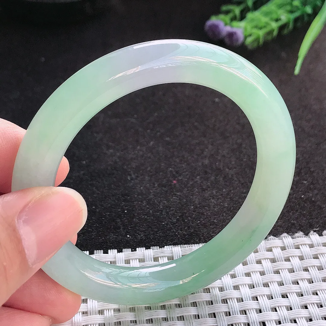 天然A货翡翠53.8/9.6老坑冰胶果冻冰晴绿圆条手镯玉镯