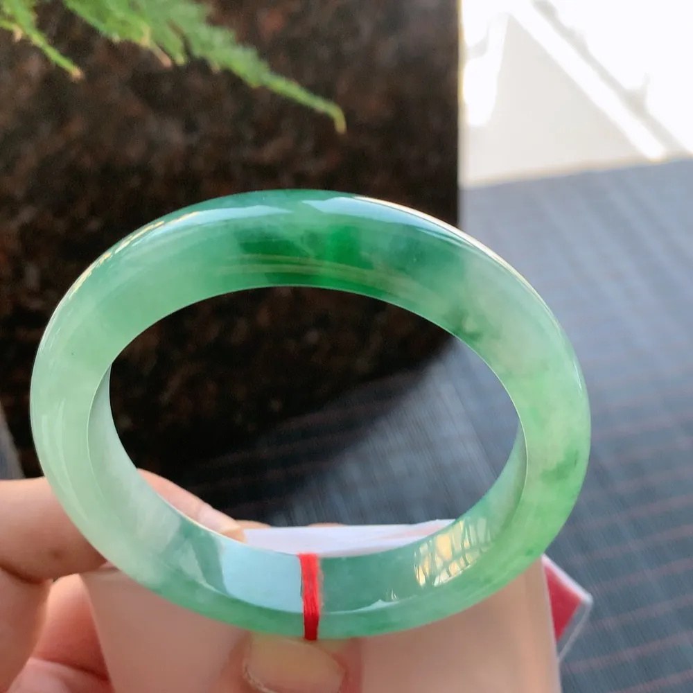 正圈高冰飘花 无瑕 尺寸:57.1/12.2/8.8 花美 种水好