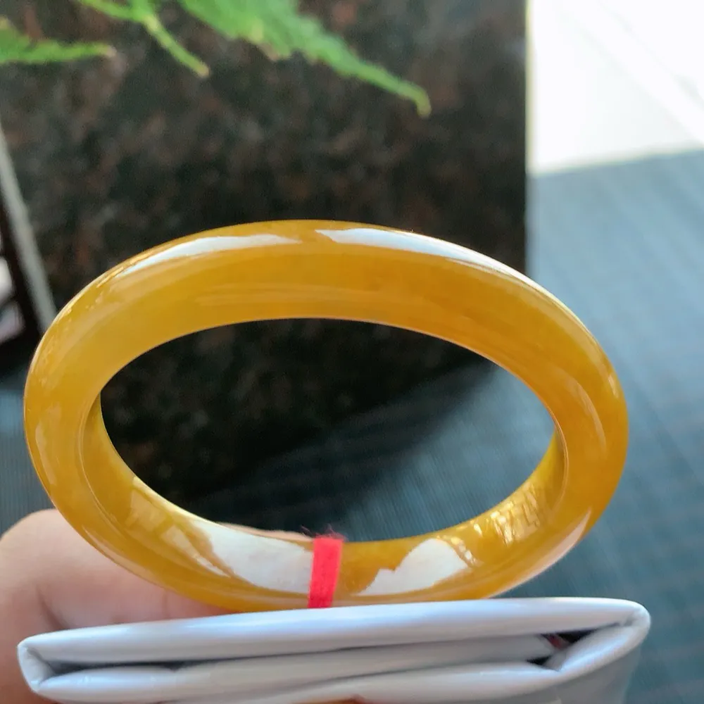 贵妃满色黄翡 微纹 尺寸:53.2/45.2/10.1/7.7 超值