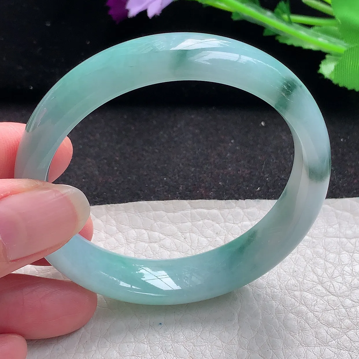 jm自然光53.5*13*7平安镯 缅甸翡翠A货飘蓝花宽边玉手镯玉手环