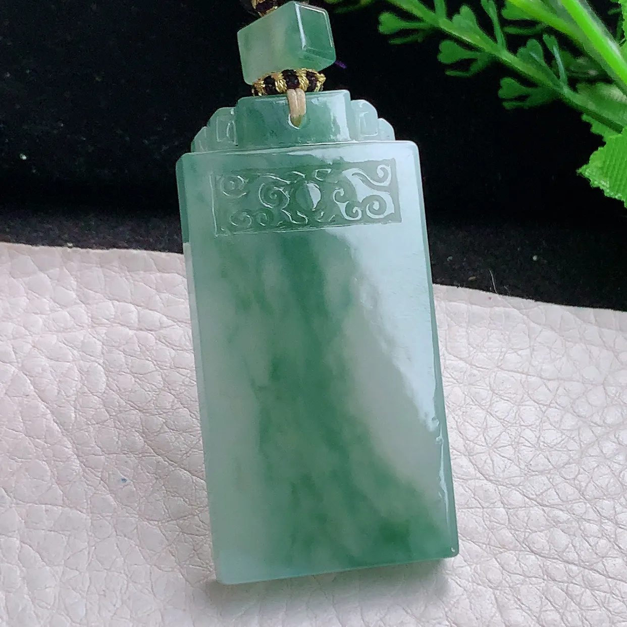 yl实拍51.2*25.8*5.5天然缅甸翡翠飘花无事牌吊坠 平安子岗牌玉坠