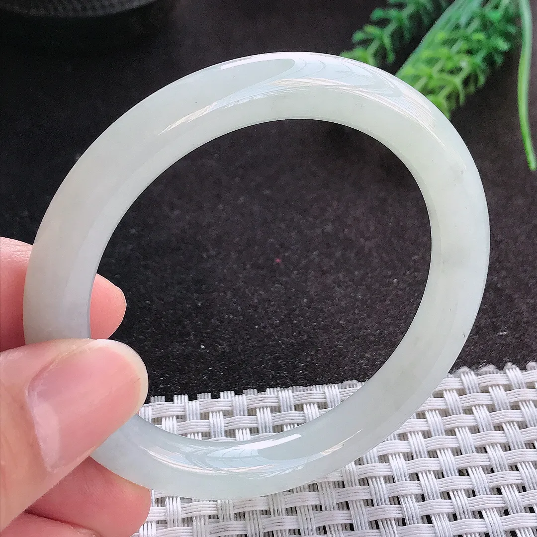 天然A货翡翠54/8.8老坑冰润起胶白净圆条手镯玉镯